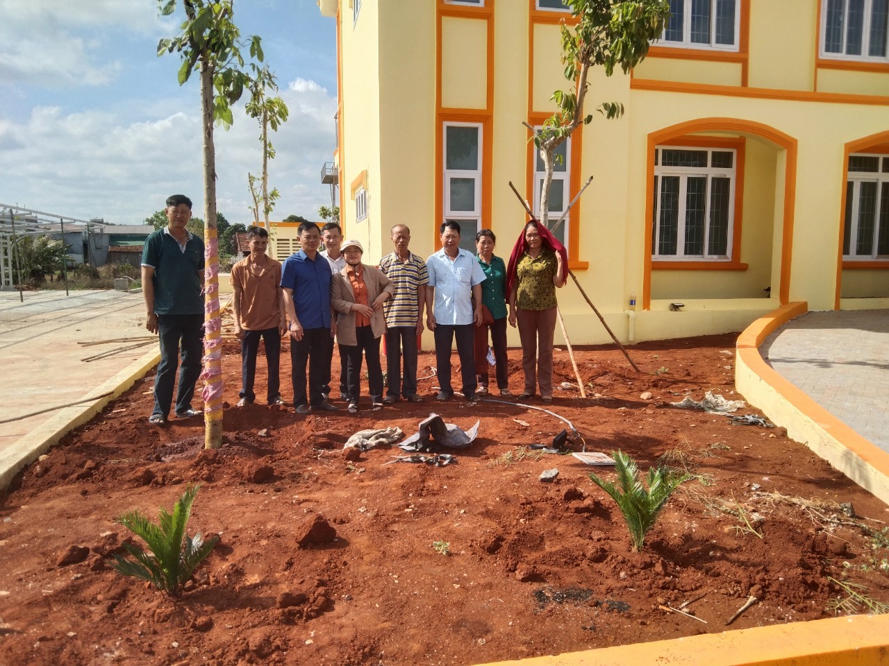 Xã Ea Wy tổ chức Lễ phát động “Tết trồng cây” nhân dịp kỷ niệm 134 năm ngày sinh Bác Hồ
